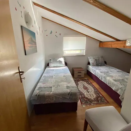 Renic Apartment *